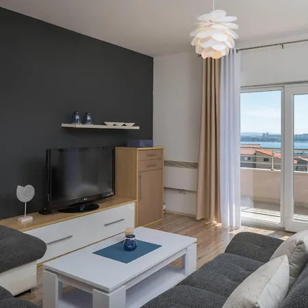 Tatil Evi In Kastel Sucurac With Sauna *