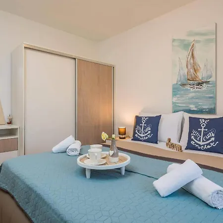 In Kastel Sucurac With Sauna Tatil Evi Kastela