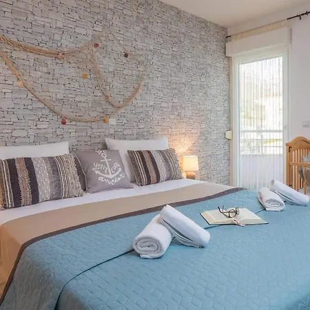 Tatil Evi In Kastel Sucurac With Sauna
